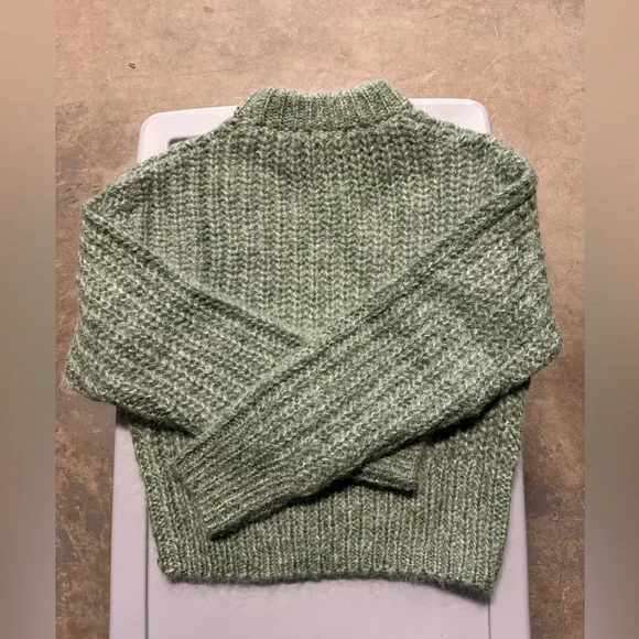 H&M-Mohair Crewneck Sweater. - Picture 2 of 3